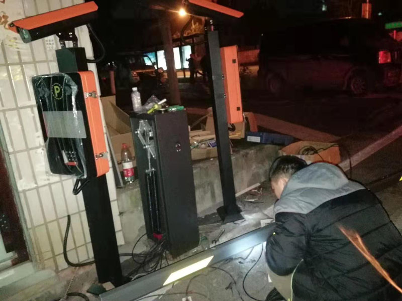 中国银行莲花支行车牌识别系统