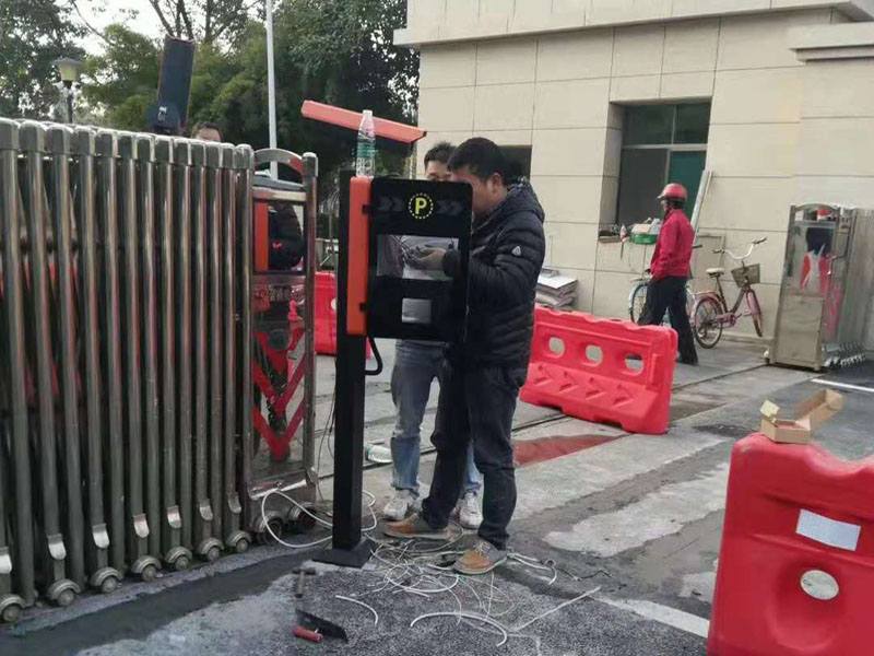 长沙县职业中专学校车牌识别系统