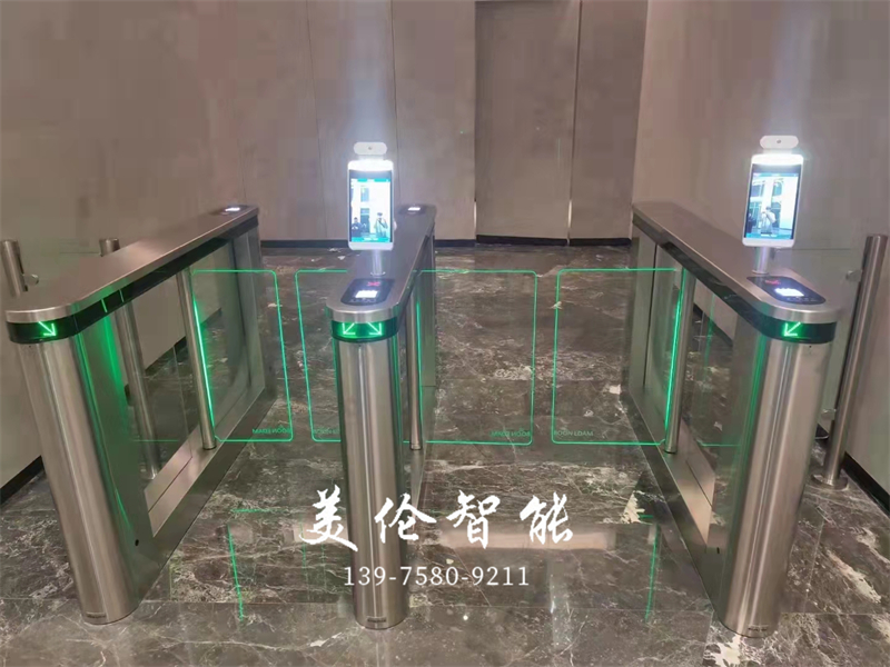 医院测温健康码通行道闸